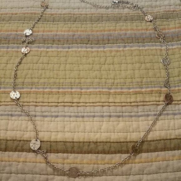 Necklace Unique Hammered Disc - Picture 1 of 2